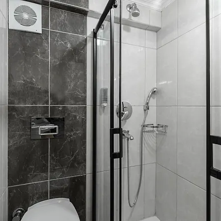 Otel Loyal 3*