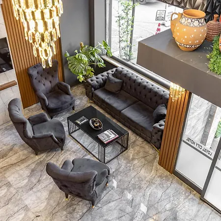 Otel Loyal