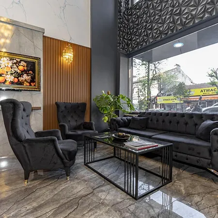 Loyal Hotel 3*