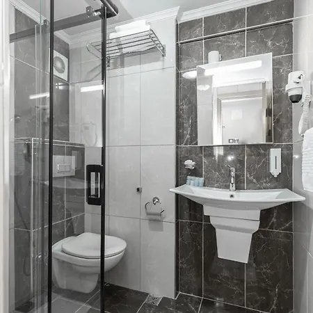 Loyal 3* Bursa