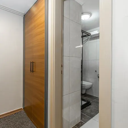 Loyal Hotel 3*