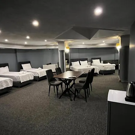 Loyal Hotel 3*