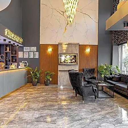 Hotel Loyal