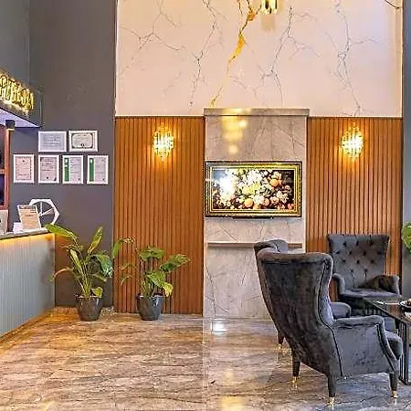 Loyal Hotel 3*