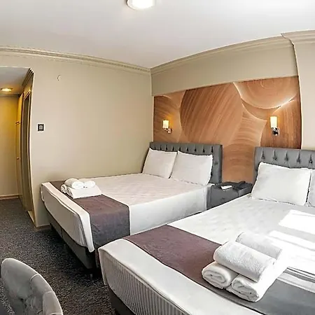 Loyal Hotel