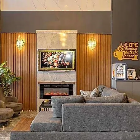 Loyal Hotel