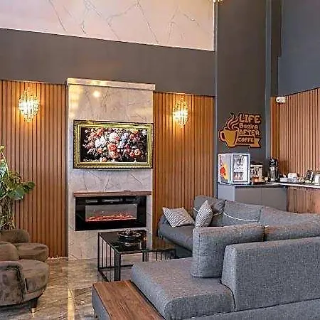 Loyal Hotel