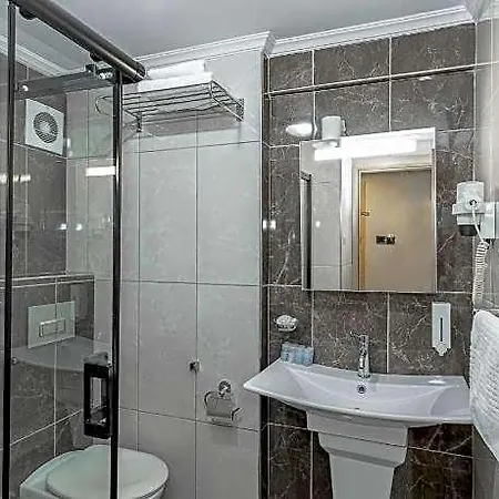 Hotel Loyal 3*